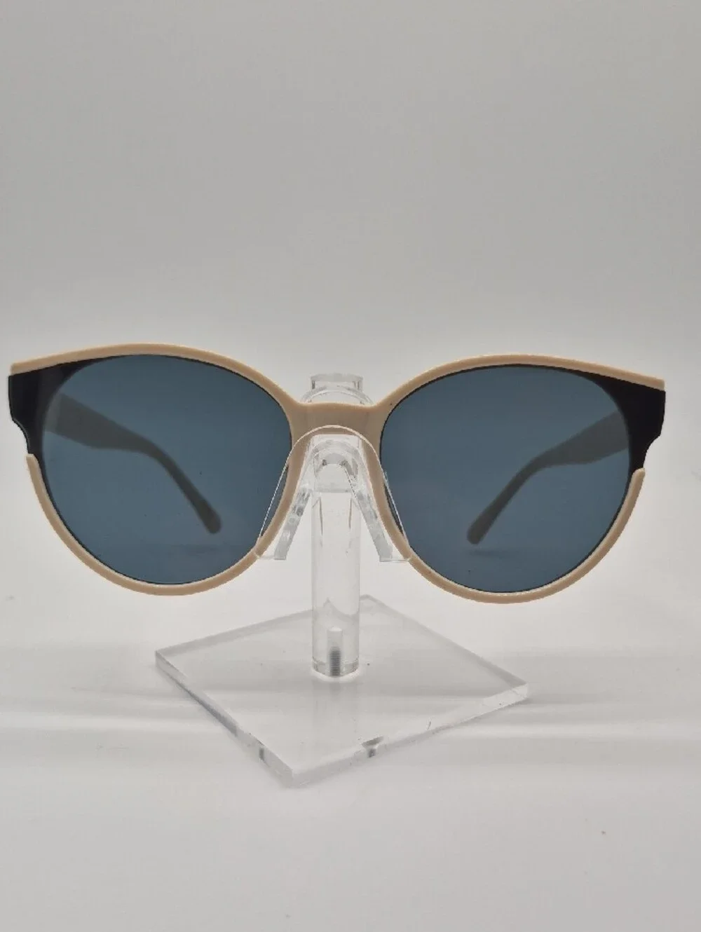 N/A stylish beige